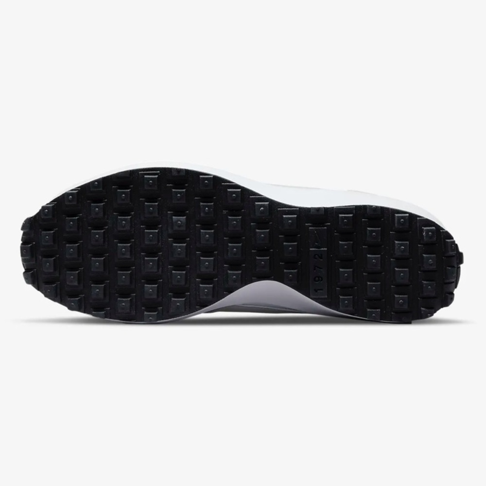 NIB Nike Waffle Debut Trainers Women’s 6.5 - Picture 6 of 15